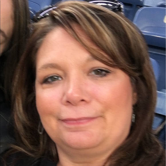 Meet your Posher, Debra - Picture 1 of 1